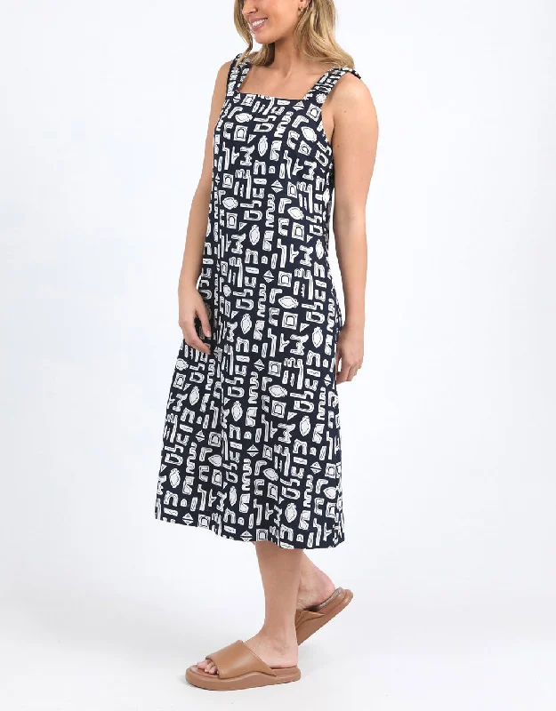 Women's Casual Wear Clothes Classic Modern Offers Etched Geo Dress - Navy