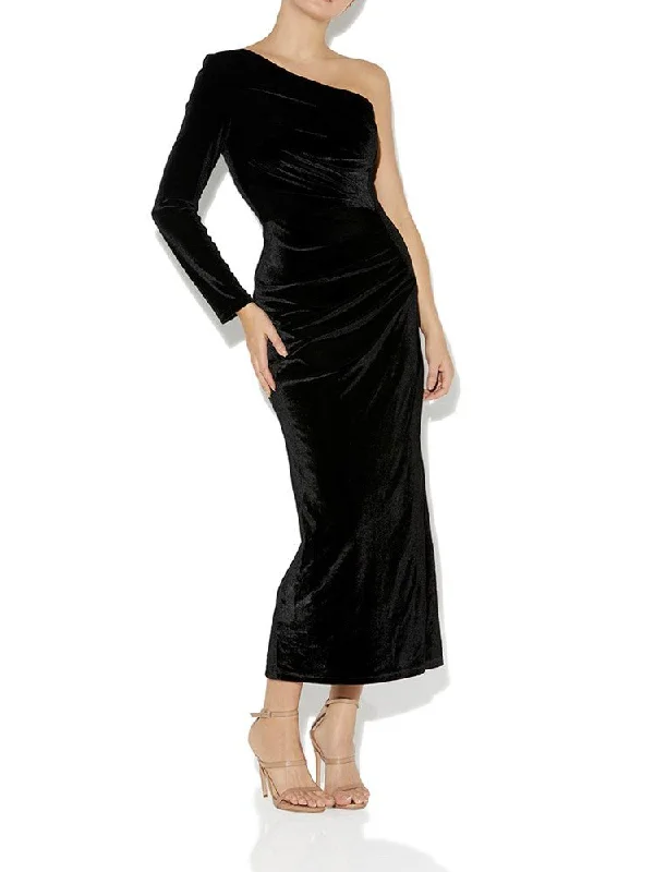 Fashionable Women's Outfit Effortless Style, Endless Impact Estana Black Velour Dress