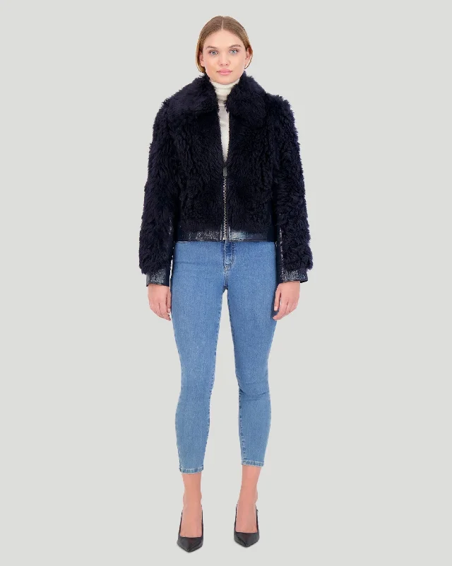 Women's Vintage-Inspired Outfit Shearling Lamb Bomber Jacket with Patent Leather Trim