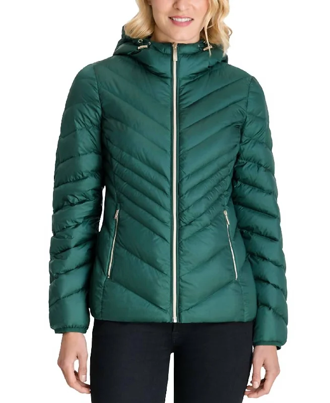 Women's Classic Outfit Women's Chevron Hooded Down Packable Coat In Green